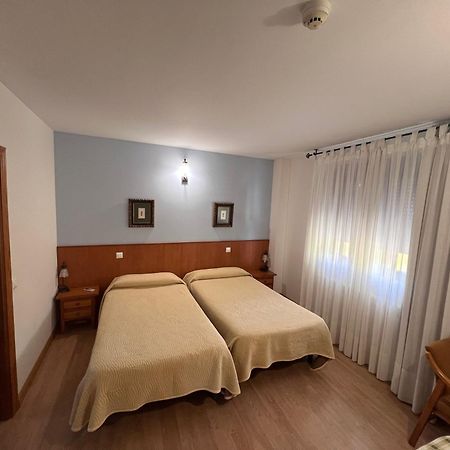 זמורה Hotel Puente De Piedra מראה חיצוני תמונה