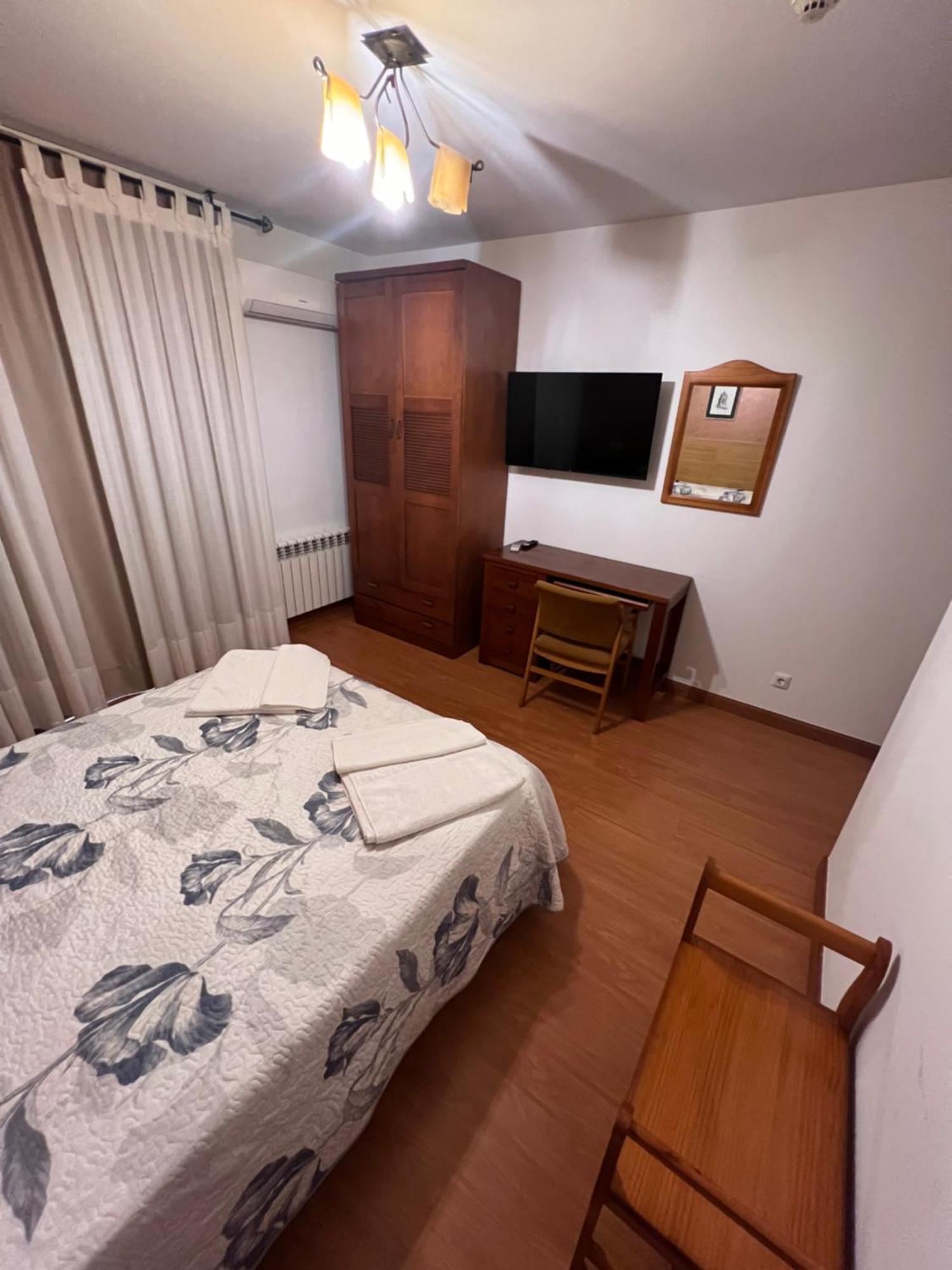זמורה Hotel Puente De Piedra מראה חיצוני תמונה